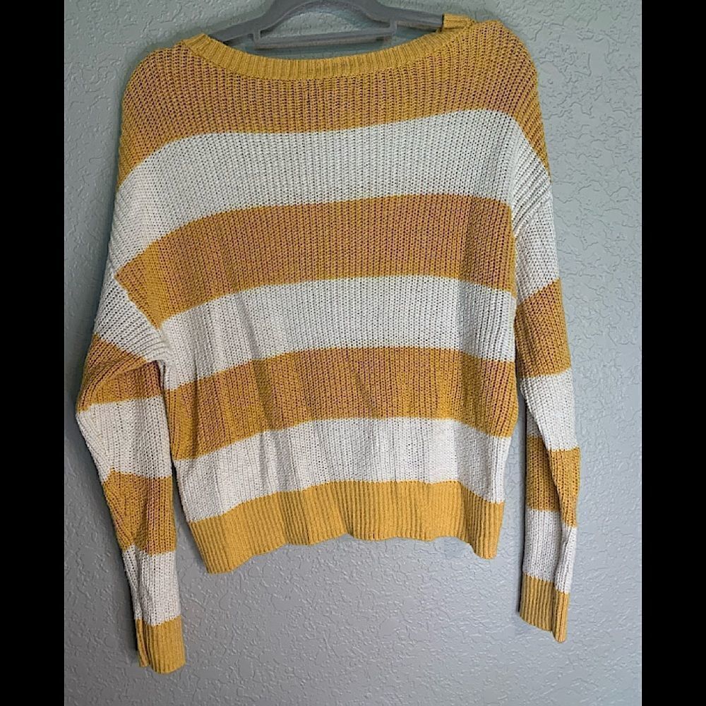 American Eagle yellow and white sweater size L - Picture 2 of 7